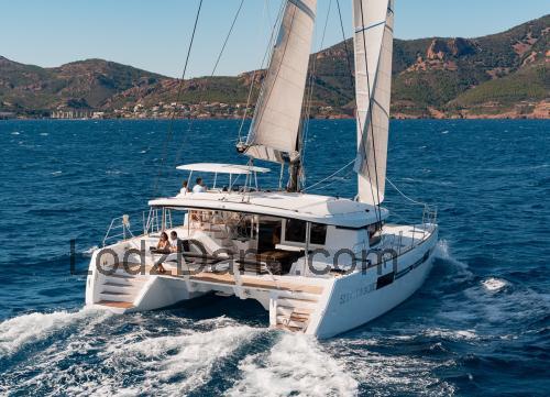 Lagoon 52 S opinie i specyfikacja